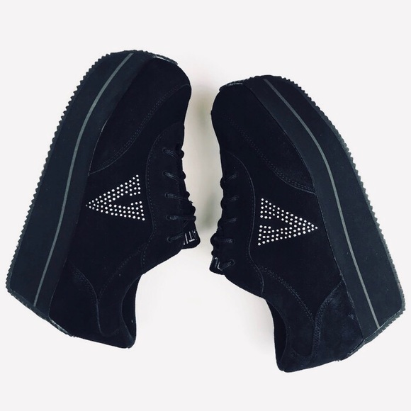 Volatile Shoes - Volatile Vintage 70’s Leather Platform Sneakers